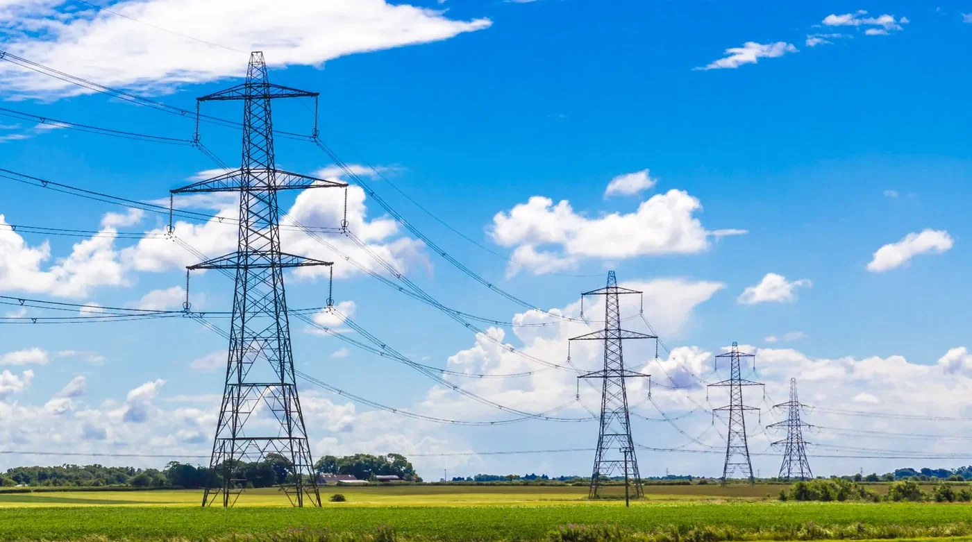 400kV electricity transmission lines crossing open countryside